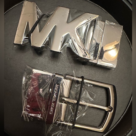 NIB MICHAEL KORS 4-In-1 Logo Belt Box Set - Picture 4 of 5